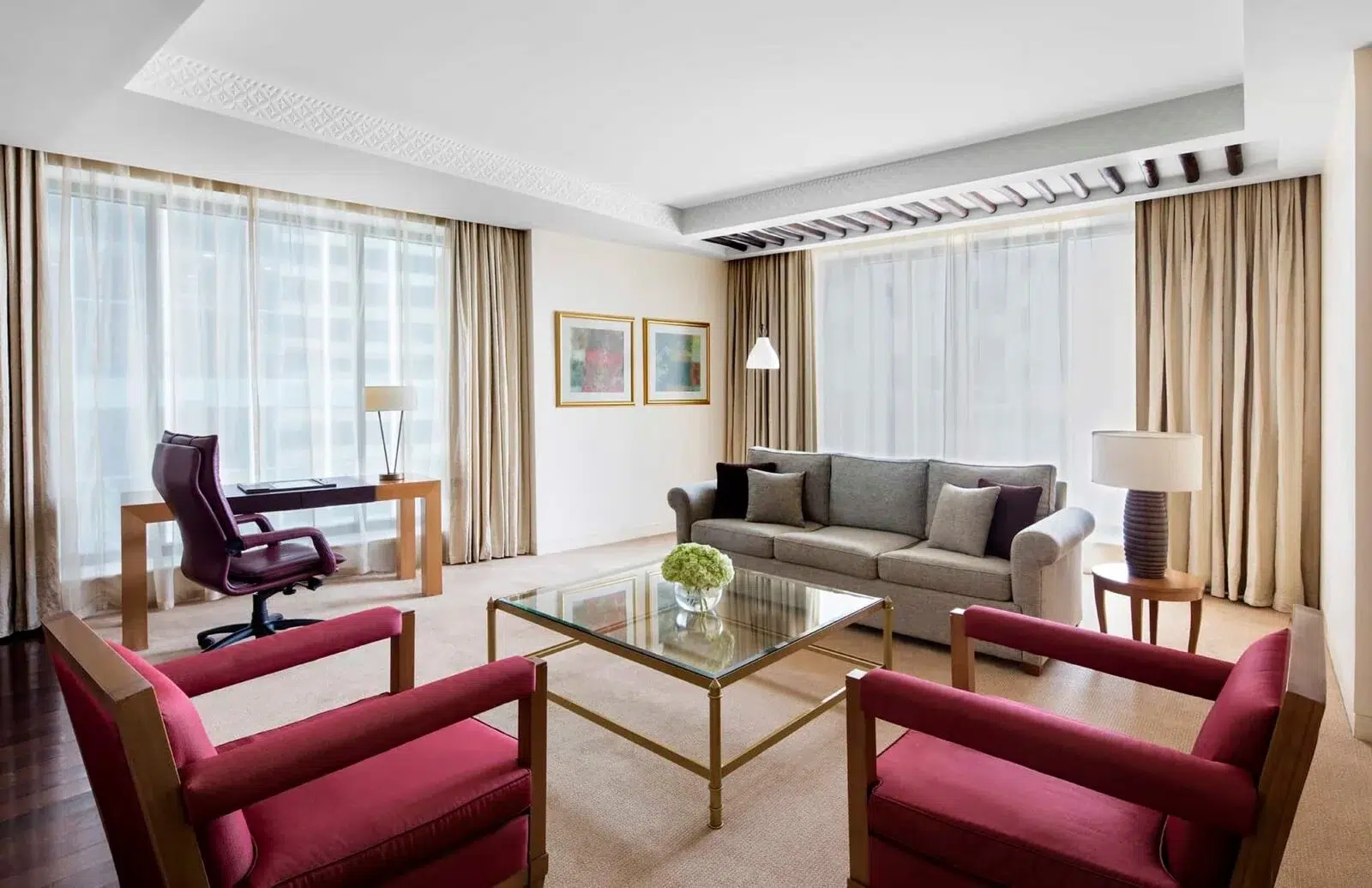 One bedroom apartment in Dubai with lots of natural light and space to relax, The H Dubai